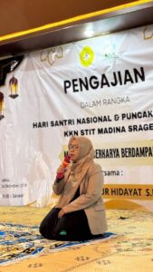 Read more about the article Dari Kampus ke Masyarakat: STIT Madina Sragen Tutup KKN 2026 dengan Pengajian Hari Santri